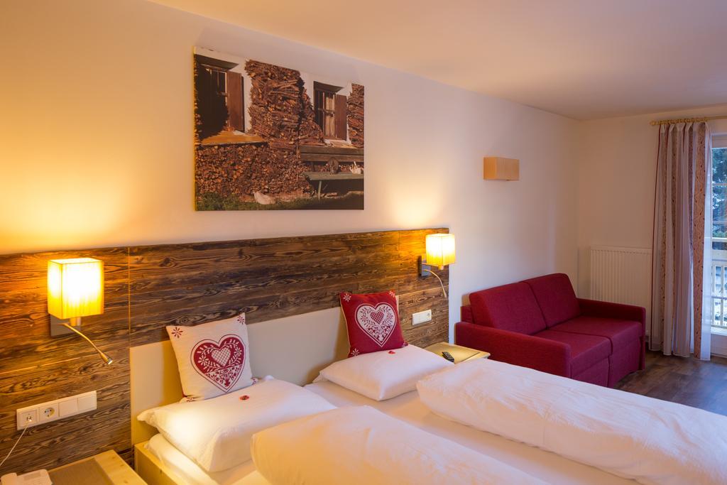 Hotel Gasthof Weiherbad Villabassa Exterior photo