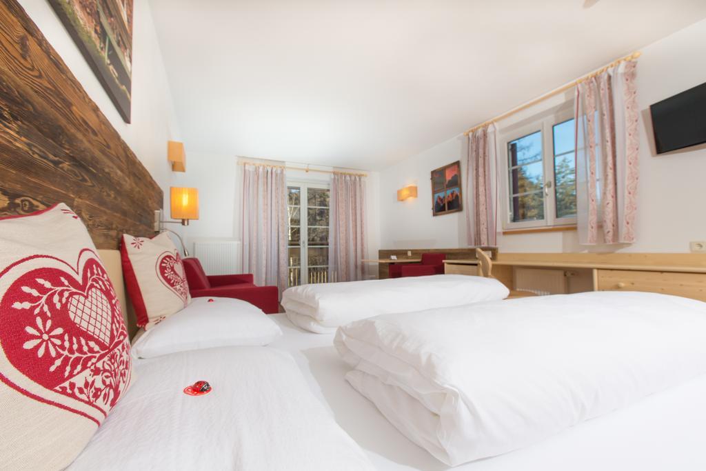 Hotel Gasthof Weiherbad Villabassa Exterior photo